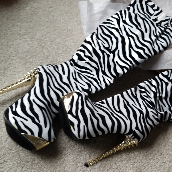 Step in 2025 with style - Picture 3 of 3